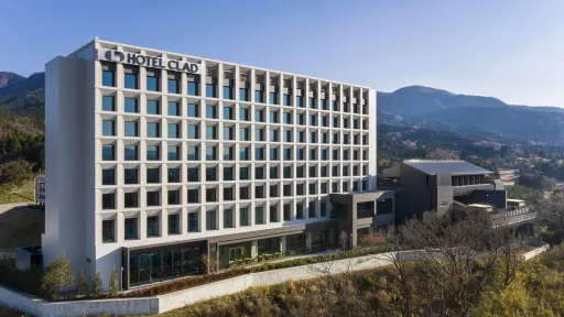 HOTEL CLAD